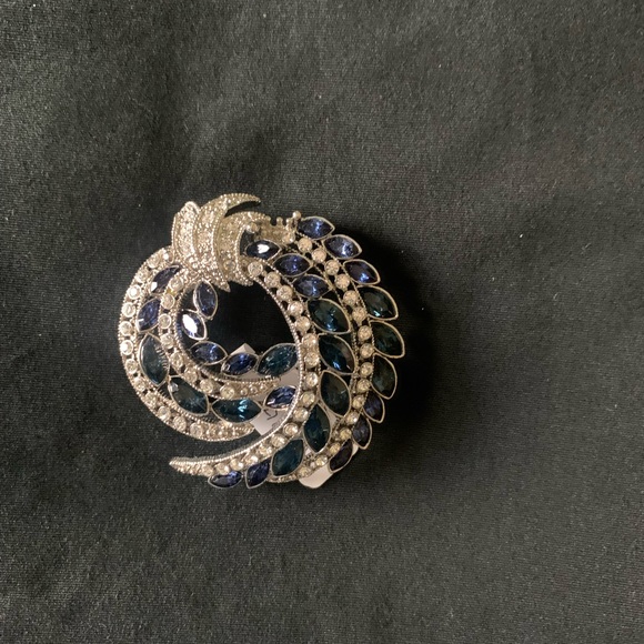 Beautiful Avon Jeweled Broche Bijou - Picture 2 of 3